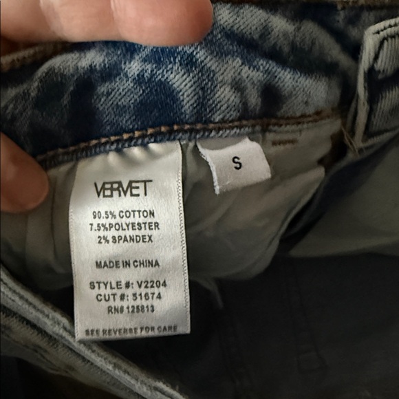 Vervet Women's Distressed Blue Jean Shorts Size Small - Picture 2 of 3